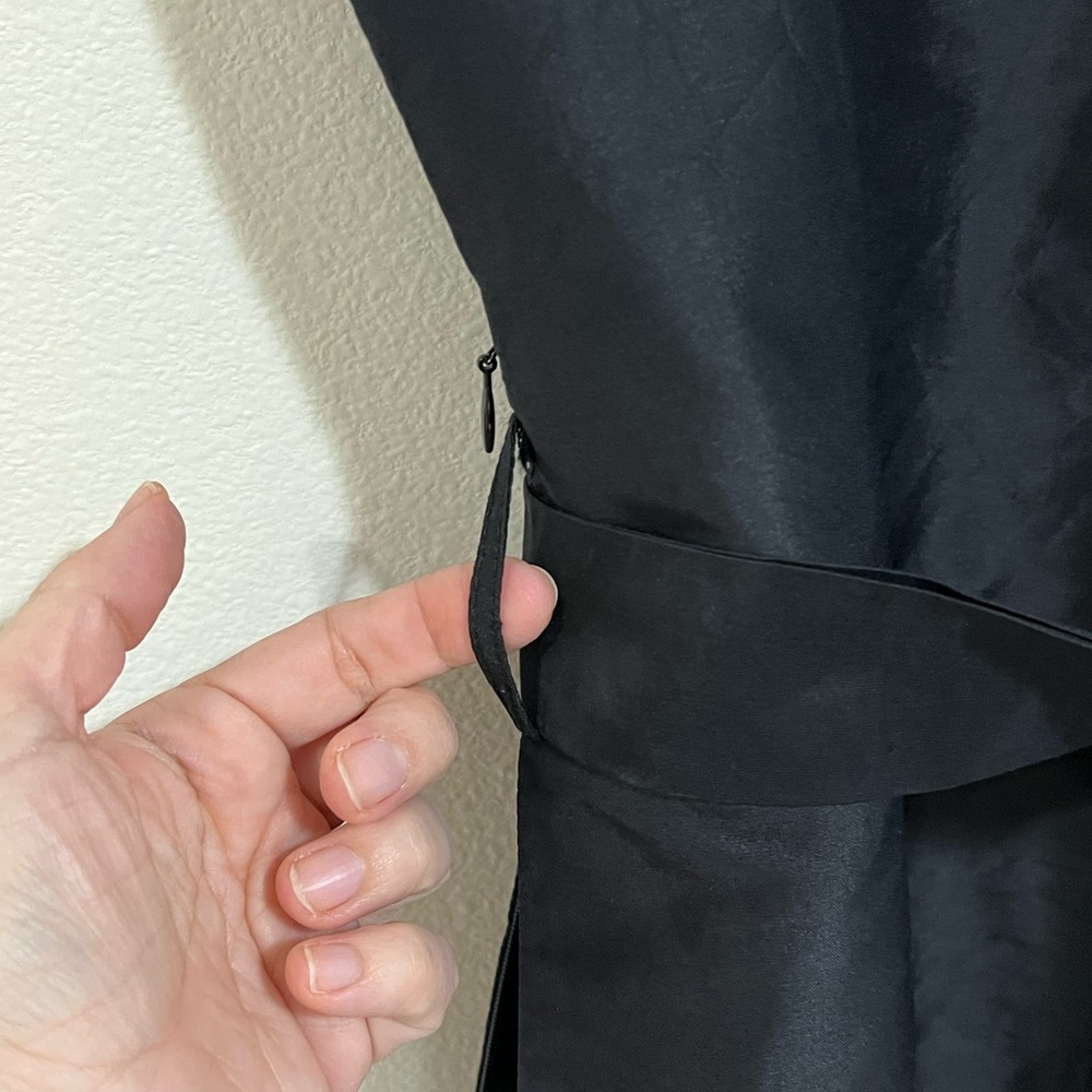 Khaisilk black top. - Picture 3 of 8